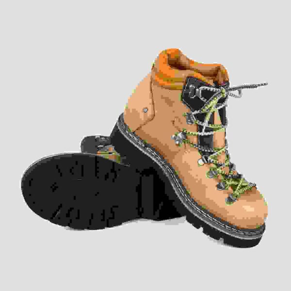 Outdoor boots